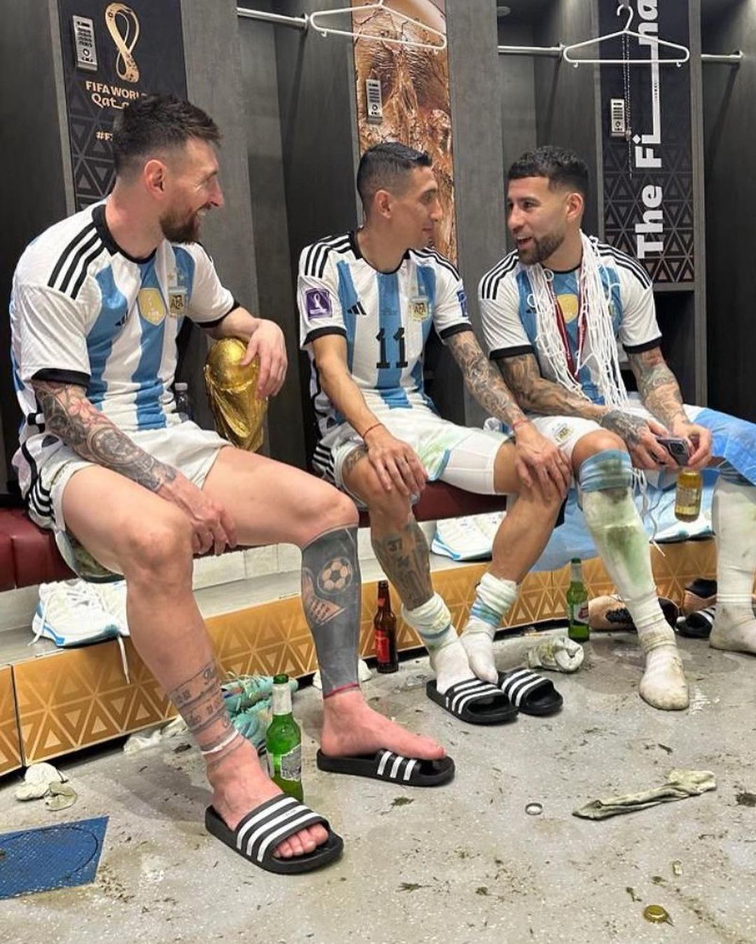 Một năm sau chức vô địch World Cup, Messi chia sẻ những tấm hình đặc biệt và khẳng định đây là &quot;khoảnh khắc đẹp nhất sự nghiệp&quot; - Ảnh 3.