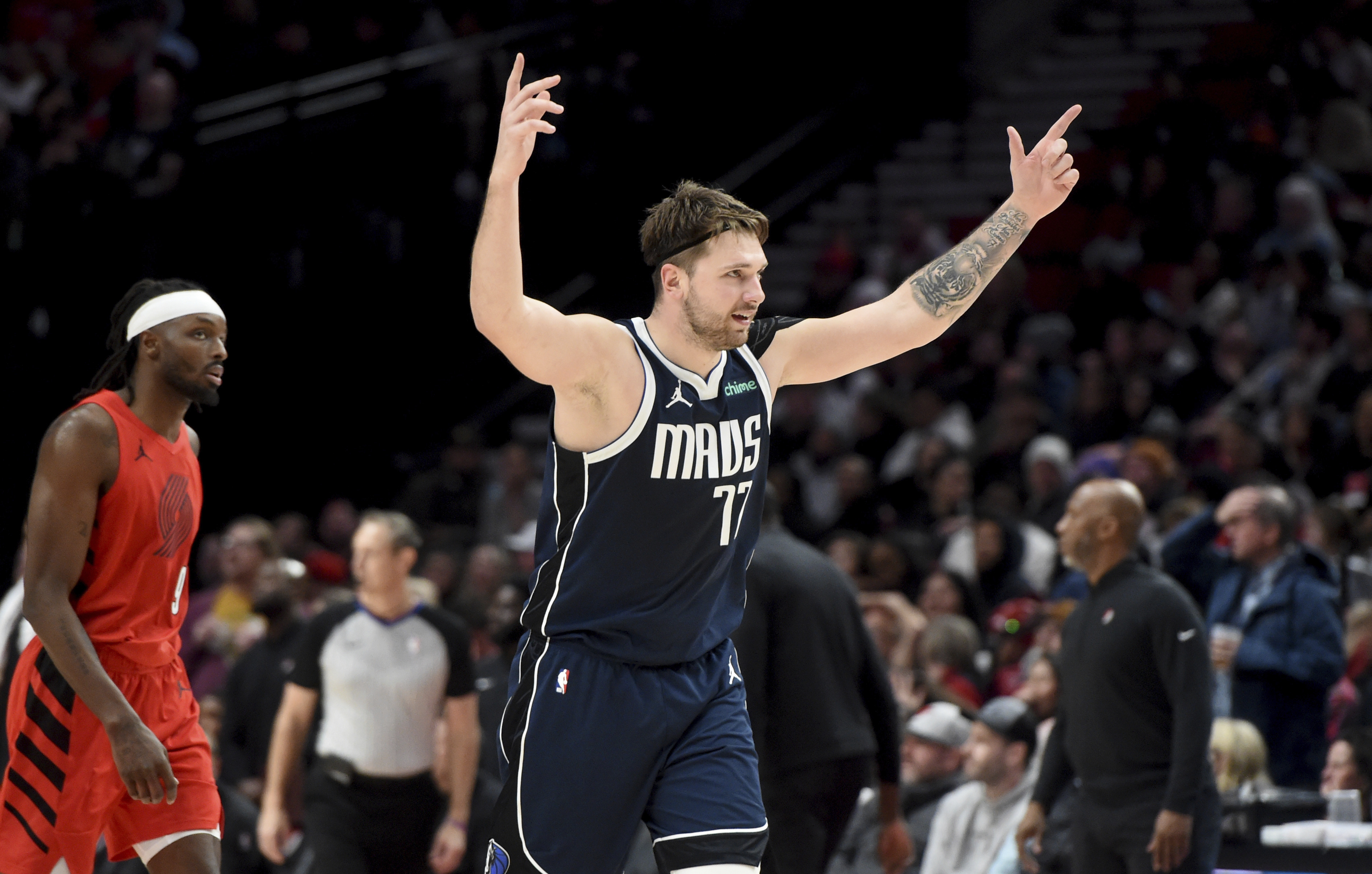Mavs' Luka Doncic passes NBA legend Wilt Chamberlain with latest 40-point  triple-double