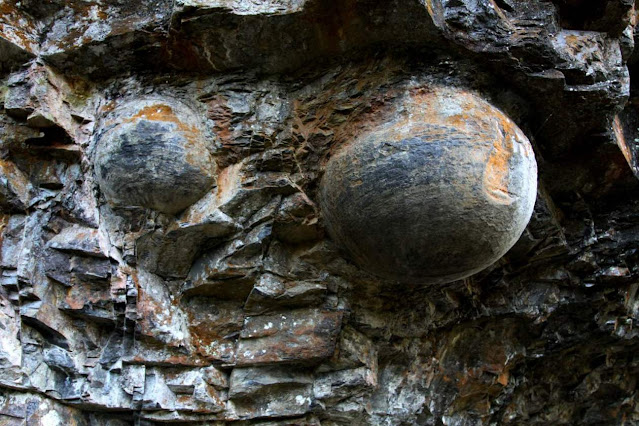 Spherical boulders