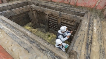 Phát hiện 'thiên lịch' 2.000 năm tuổi trong ngôi mộ cổ ở Trung Quốc