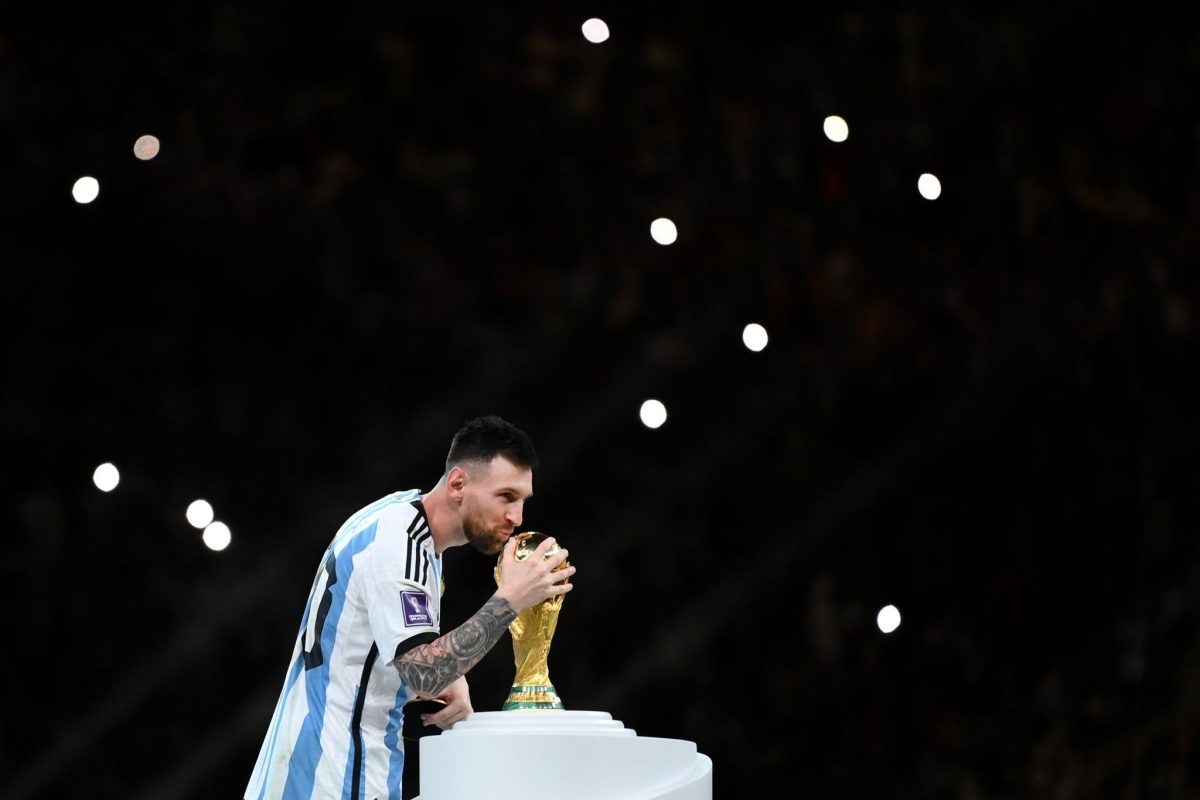 Messi vo dich World Cup 18/12
