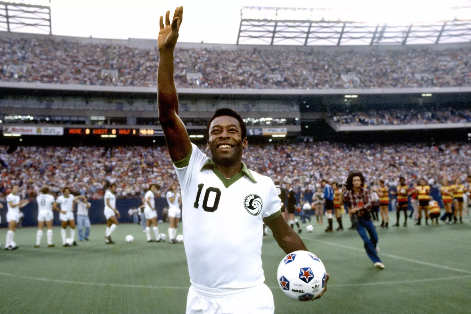 NASL Soccer: NASL Playoffs: New York Cosmos Pele (10) victorious after winning match vs Fort Lauderdale Strikers at Giants Stadium. East Rutherford, NJ 8/14/1977 CREDIT: George Tiedemann (Photo by George Tiedemann /Sports Illustrated via Getty Images)