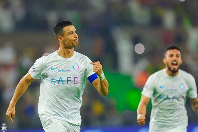 Ronaldo "không thể ngăn cản" ở tuổi 38, trở thành cầu thủ ghi bàn số 1  trong năm 2023