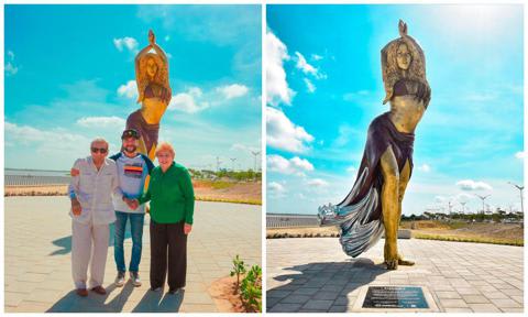 Shakira’s parents unveiled the singer’s sculpture in Barranquilla
