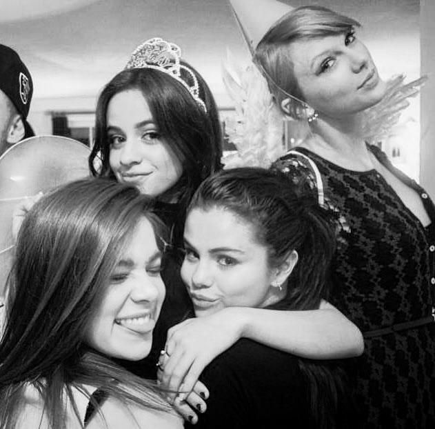 Hailee Steinfeld Camila Cabello Selena Gomez and Taylor Swift | Selena and taylor, Taylor swift fan, Selena gomez