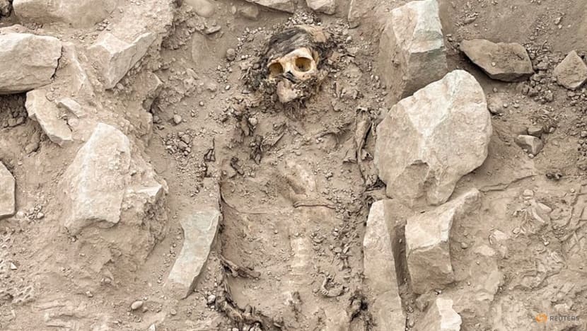 Archaeologists in Peru find 3,000 year-old mummy in Lima - CNA