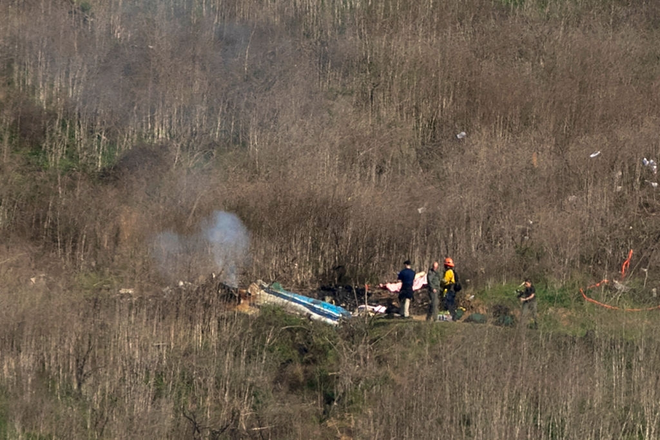 Cận cảnh hiện trường vụ tai nạn rơi máy bay khiến huyền thoại Kobe Bryant  và con gái cùng 7 người khác tử nạn