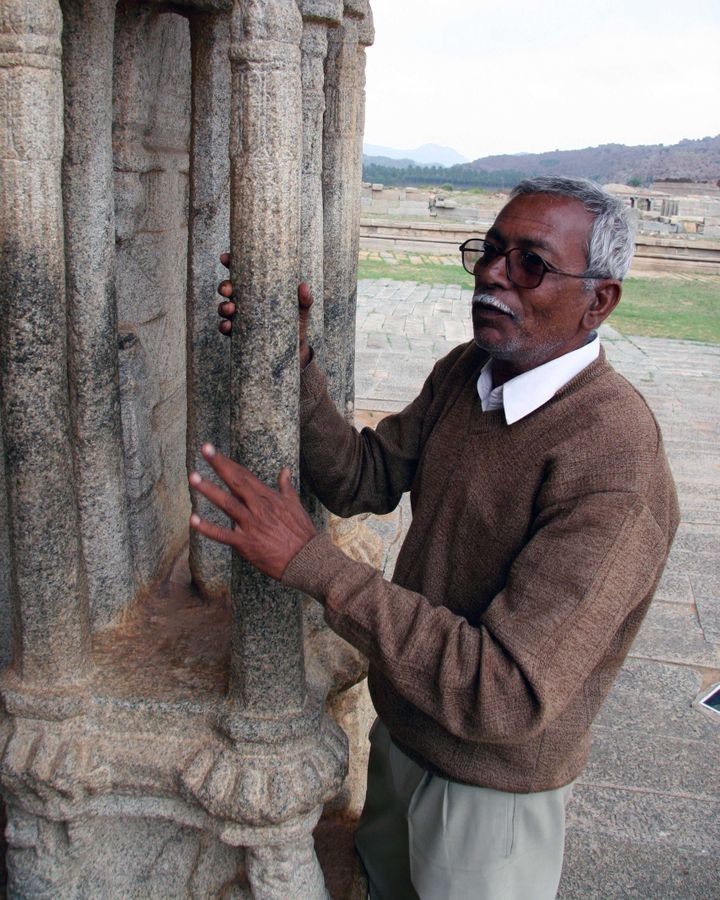 Vẫn chưa ai lý giải được tại sao cột đá đền Vijaya Vithala “biết hát”. Ảnh: Alamy