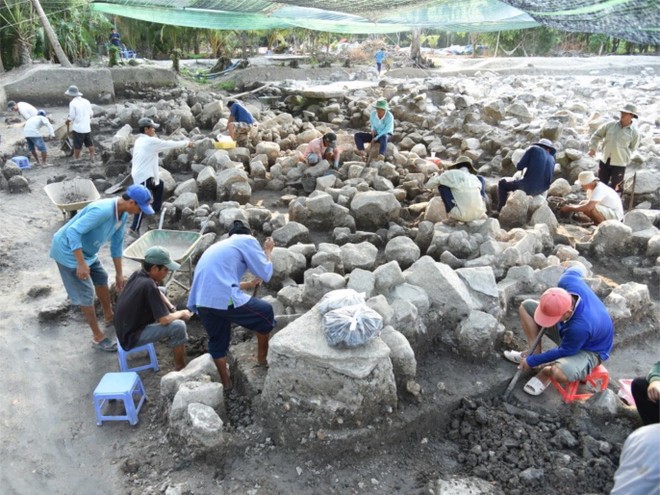 Quá trình khai quật khảo cổ học Óc Eo- Nền Chùa diễn ra trong 4 năm