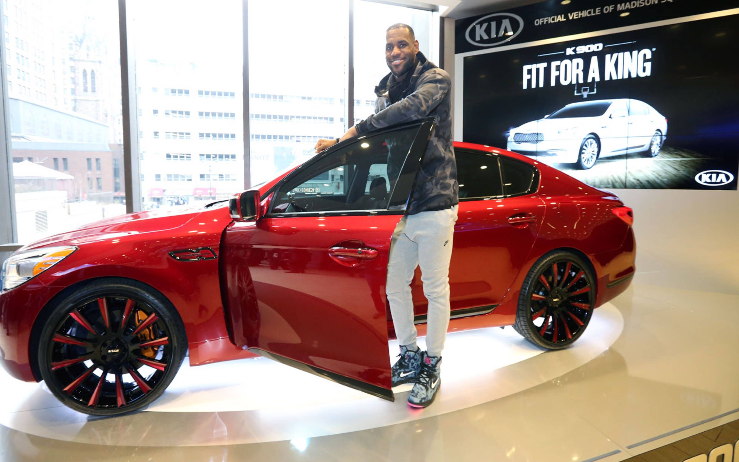 Bid on Lebron James' Kia K900 for charity