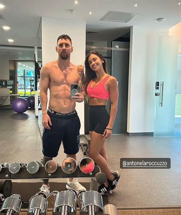 Tiền đạo Lionel Messi đăng ảnh tập gym cùng bà xã