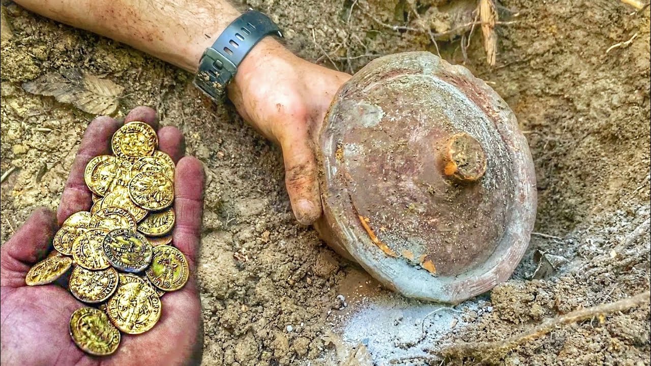 Treasure Hunting By Metal Detector / Metal Detecting - YouTube