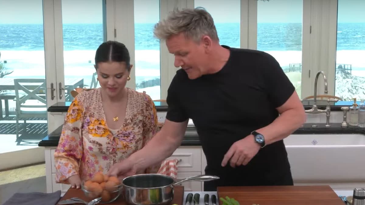 Gordon Ramsay Teaches Selena Gomez How To Cook A Breakfast Burger, Video Goes Viral