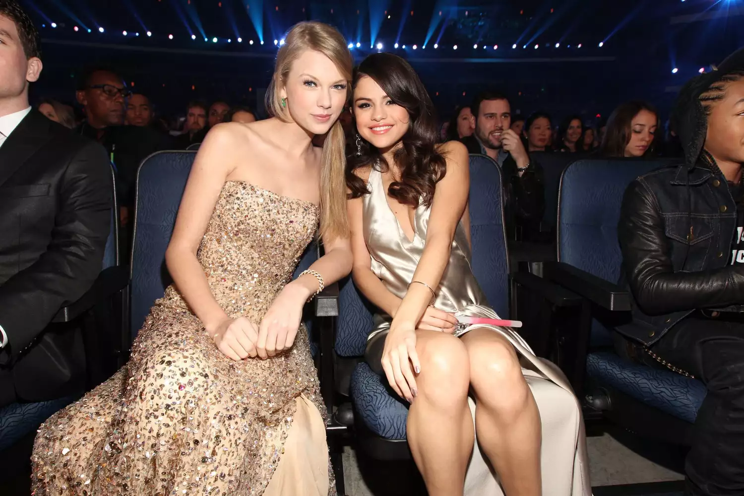 LOS ANGELES, CA - NOVEMBER 20: Singers Taylor Swift (L) and Selena Gomez at the 2011 American Music Awards held at Nokia Theatre L.A. LIVE on November 20, 2011 in Los Angeles, California. (Photo by Christopher Polk/AMA2011/Getty Images for AMA)