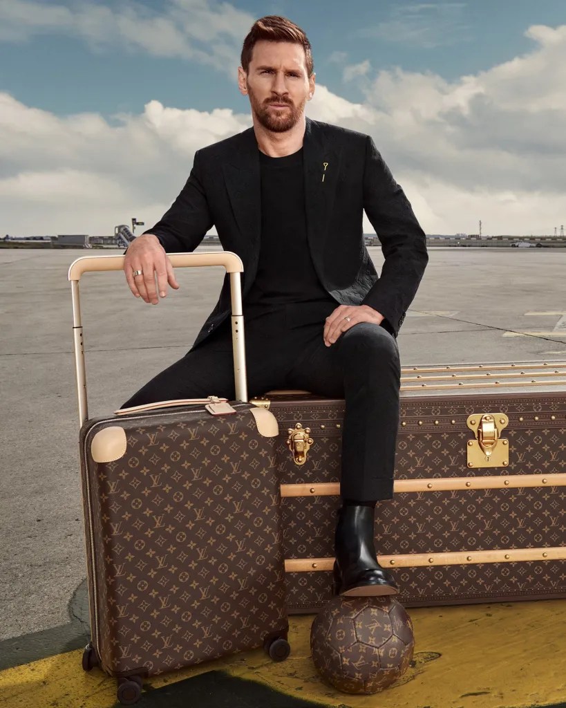 In a series of photos taken by photographer and filmmaker Glen Luchford, football legend Lionel Messi is captured en route to his next destination, accompanied by his Horizon suitcase. Emblematic of the Maison’s heritage, the Louis Vuitton Horizon line offers unprecedented perspectives and infinite freedom.
