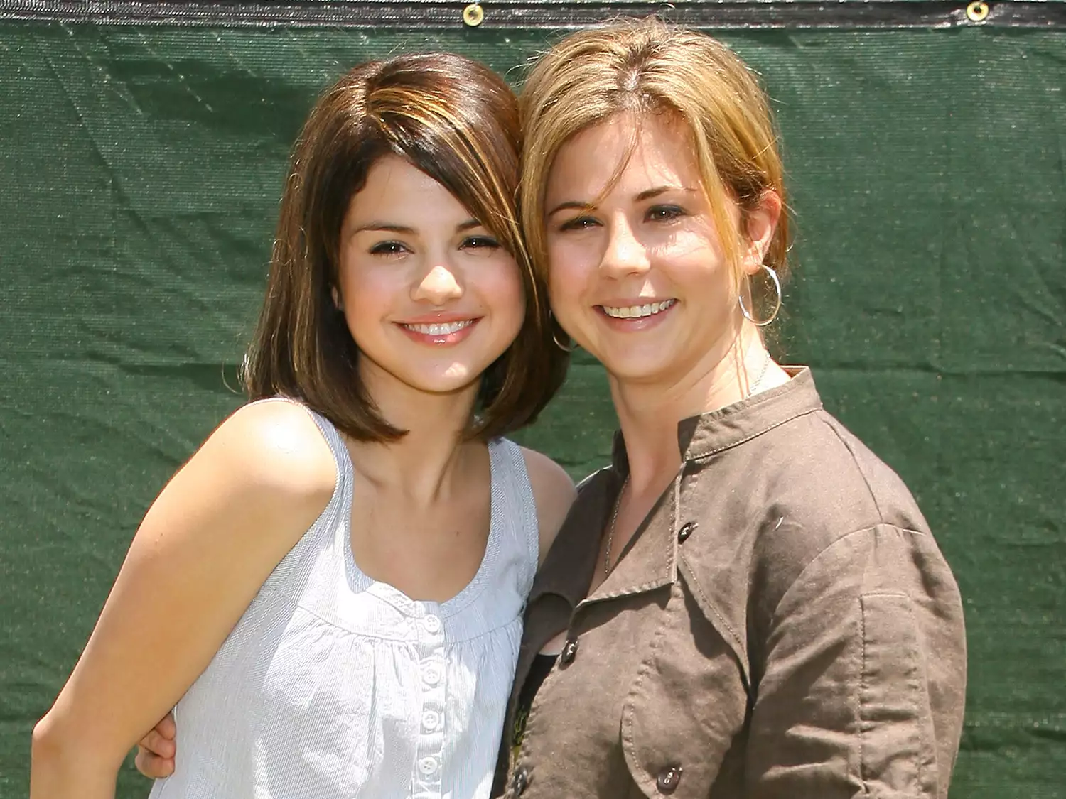 Selena Gomez (L) and her mom Mandy Cornett arrive to the 20th Annual "A Time for Heroes" Celebrity Carnival