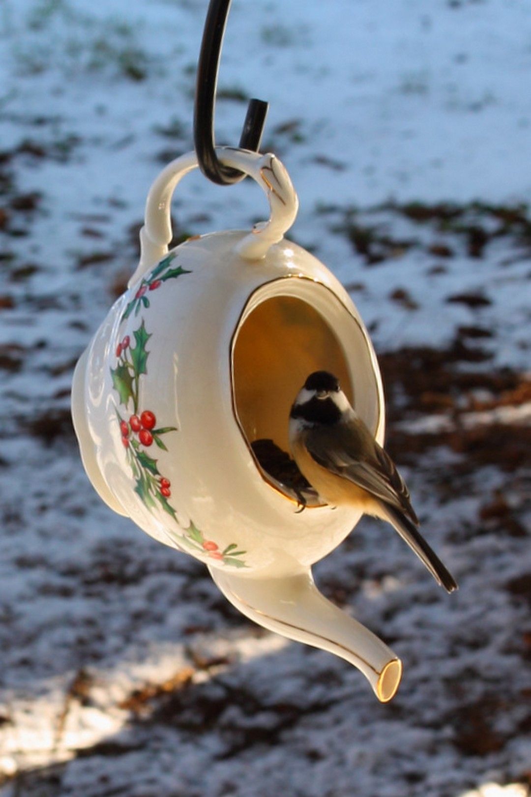 18 Awesome DIY Teapot Birdhouse Decoration Ideas https://www ...