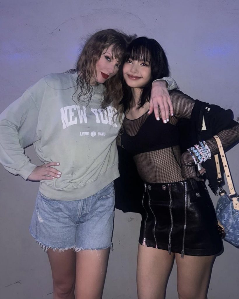 Lisa chung khung hình với dàn mỹ nhân nổi tiếng thế giới: Không hề lu mờ trước Selena - Taylor Swift, nhưng đứng với Zendaya có bị áp đảo? - Ảnh 2.