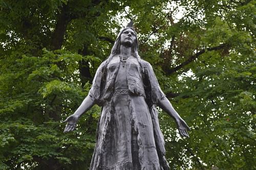 Statue of Pocahontas