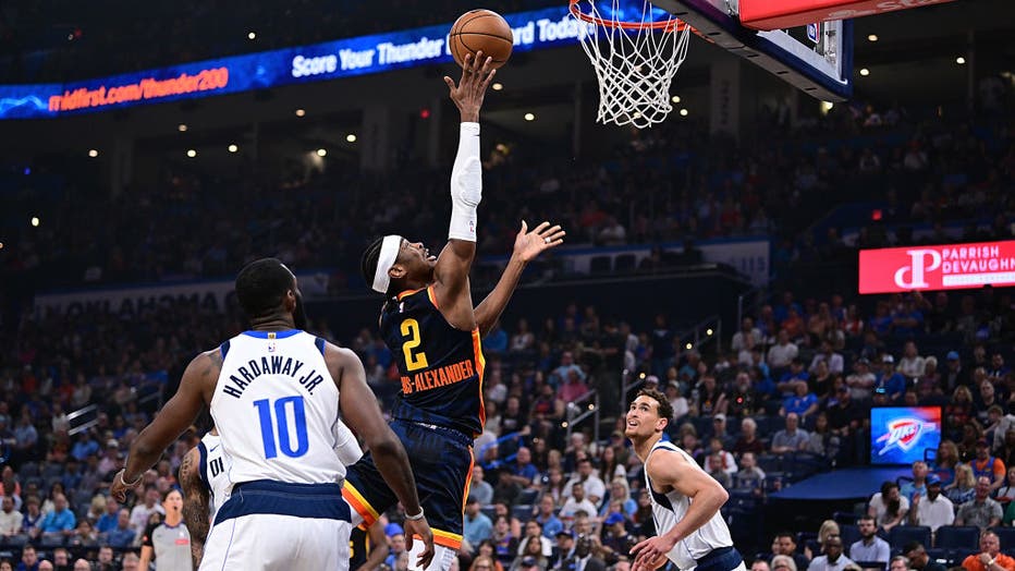 Thunder rout Mavericks 135-86 to clinch No. 1 seed in Western Conference