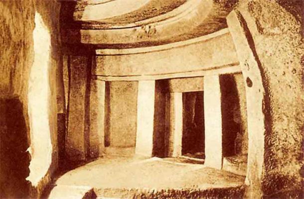 Photograph of the Hypogeum of Ħal-Saflieni made before 1910. (Public Domain)