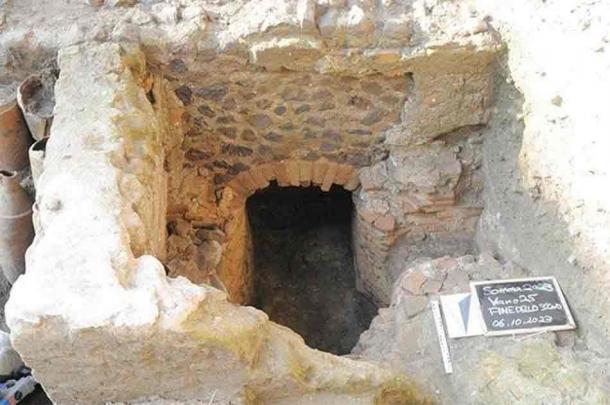 The remains of what is believed to be a furnace used to heat a bath at the Somma Vesuviana site. (Institute for Advanced Global Studies, University of Tokyo, Komaba)