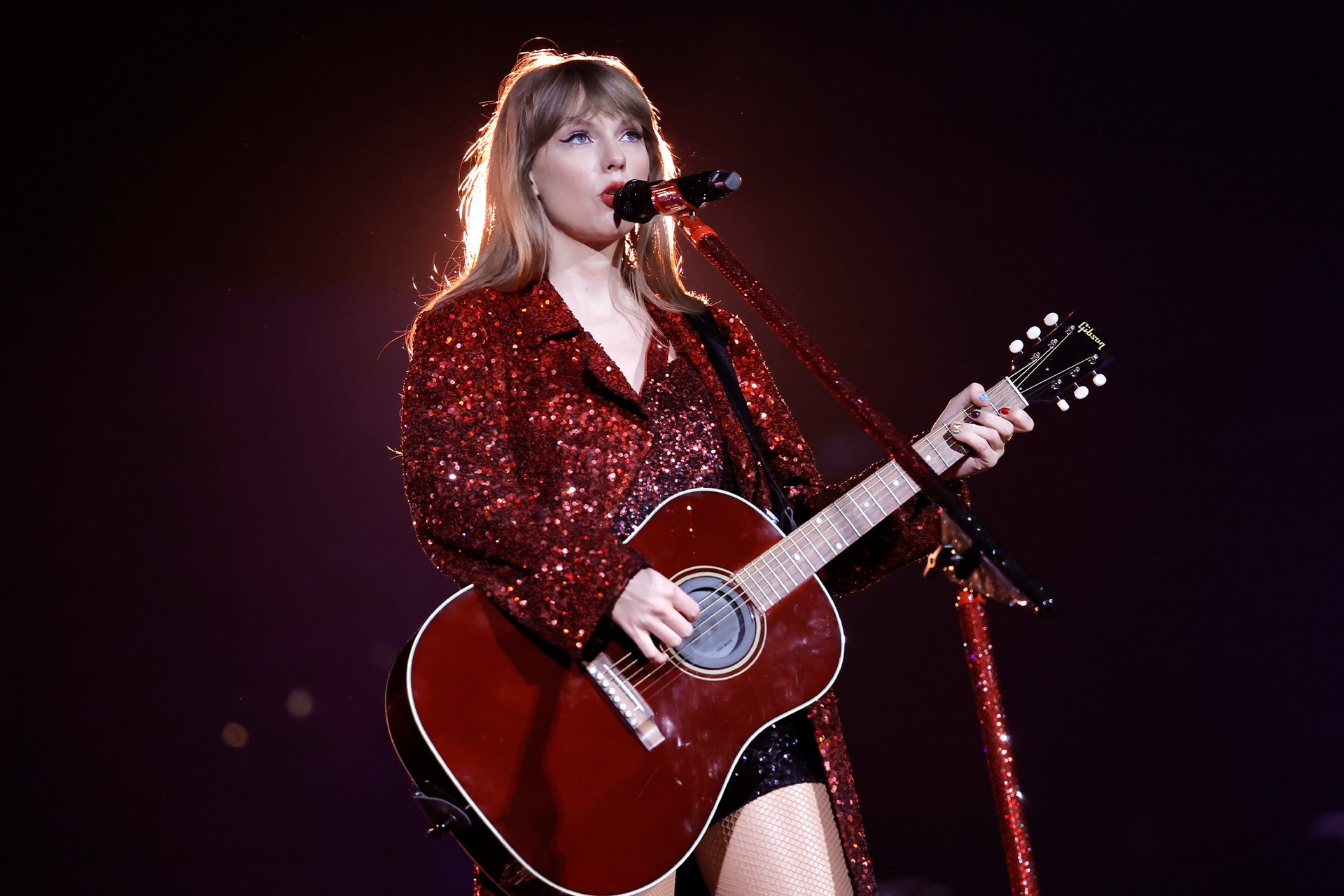 Không sinh ra con ở vạch đích, cha mẹ Taylor Swift vẫn giúp con thành công - 6