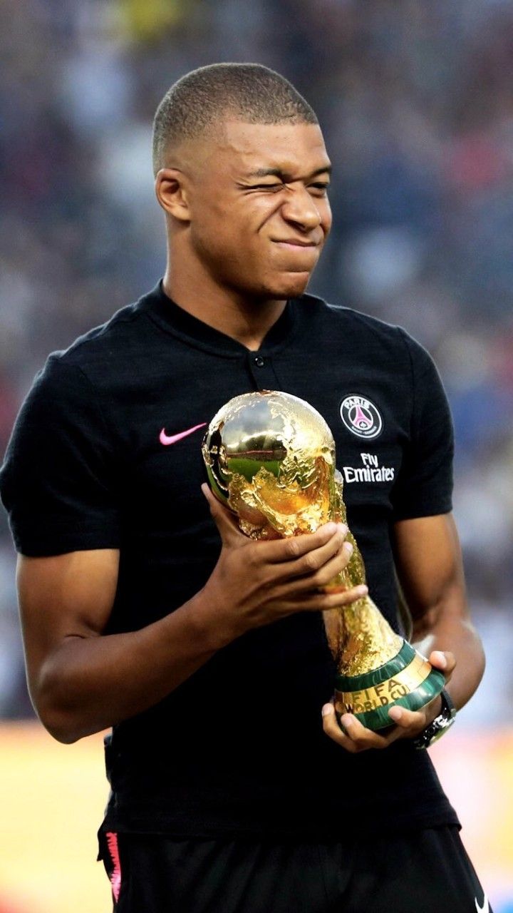 Pin by Sarah on Football | Kylian mbappé, World cup, French football players