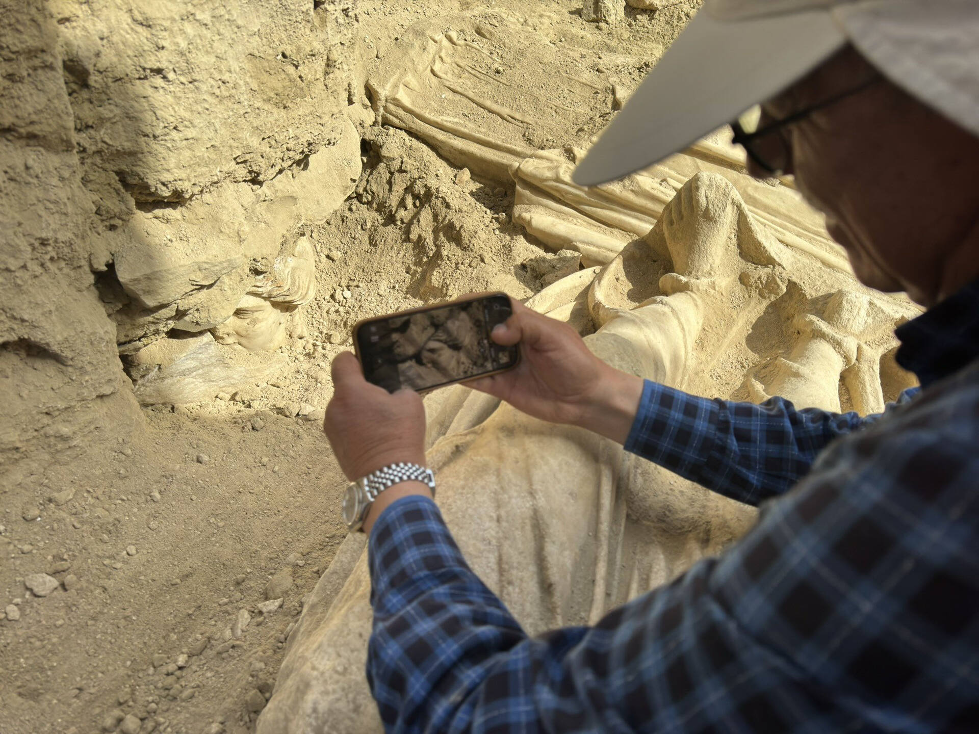 Head of 2100-year-old Greek statue of Hygieia found in Turkey - Neos Kosmos