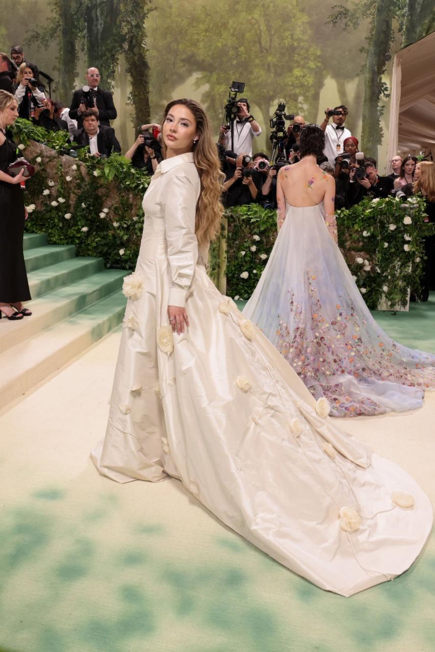 Siêu thảm đỏ Met Gala 2024: Zendaya cực slay với 2 bộ đồ, Jennie - Kendall Jenner khoe body “cháy” quá rồi! - Ảnh 36.