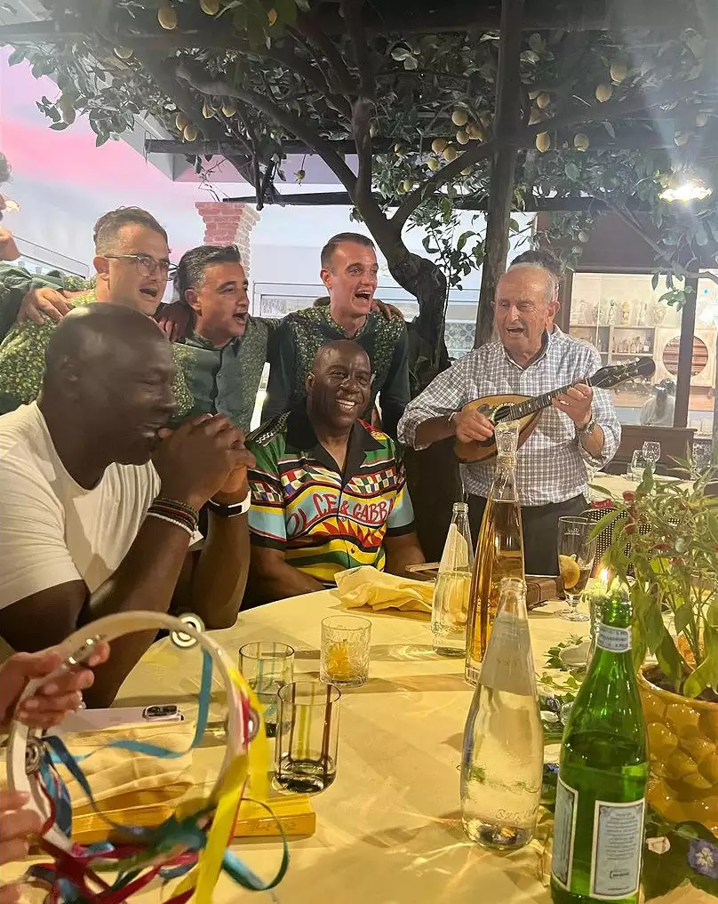 Magic Johnson Vacations with Jordan, Samuel L, etc in Italy