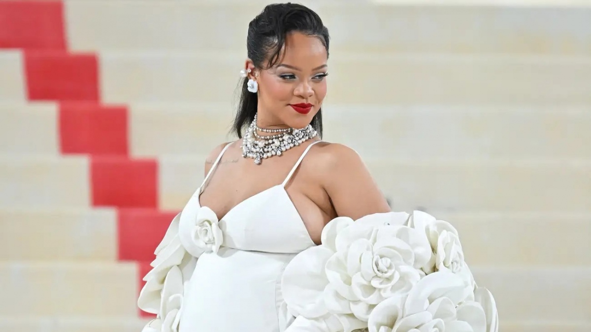 Những bộ cánh ấn tượng, phá vỡ mọi quy chuẩn của Rihanna qua các mùa Met Gala - Ảnh 11.