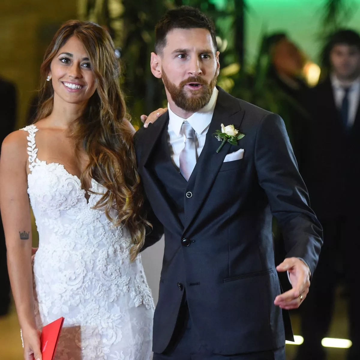 Lionel Messi marries Antonella Roccuzzo as teammates past and present turn  out for 'wedding of the century' - Mirror Online