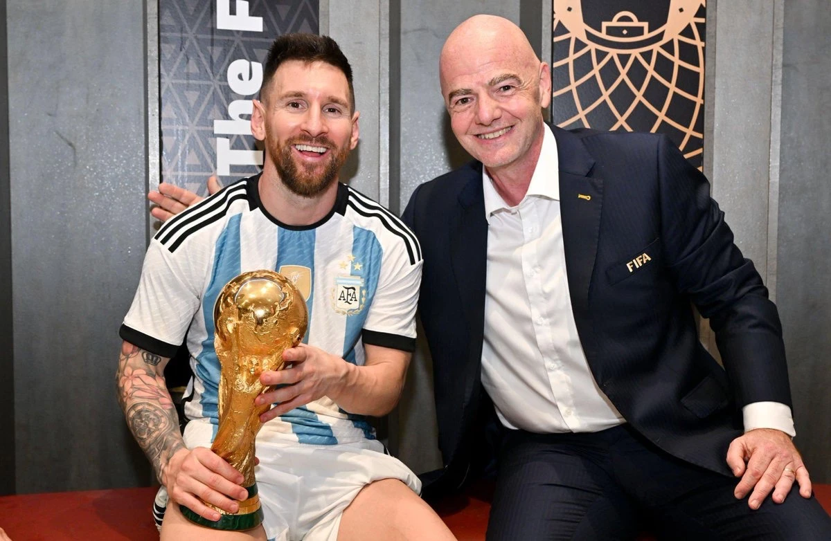 Chủ tịch FIFA muốn Messi thi đấu đến World Cup 2034 ở tuổi 47