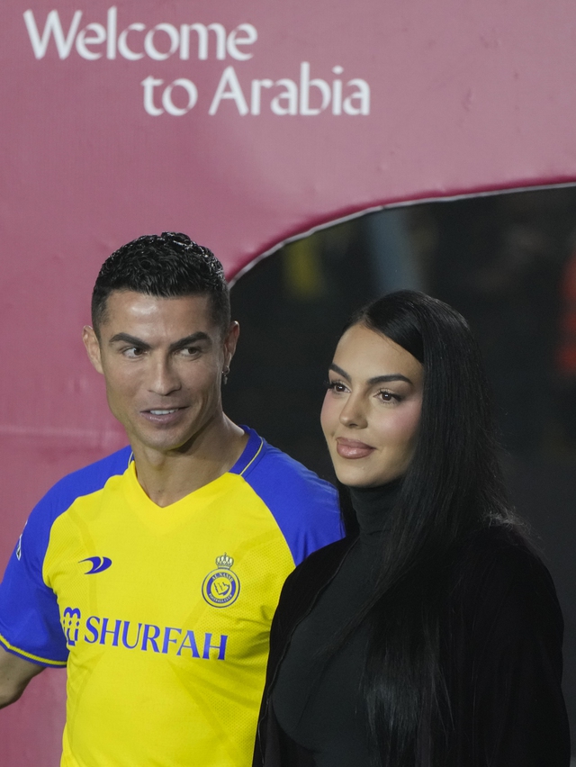 Lần đầu hé lộ hình ảnh siêu biệt thự của Ronaldo tại châu Á: Muốn đến phải đi thuyền, giá trị ước tính 500 tỷ - Ảnh 1.