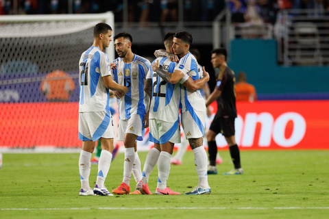 Máy tính soi tỉ số Copa America 2024: Argentina sẽ thắng Ecuador 2-0 - Tuổi  Trẻ Online